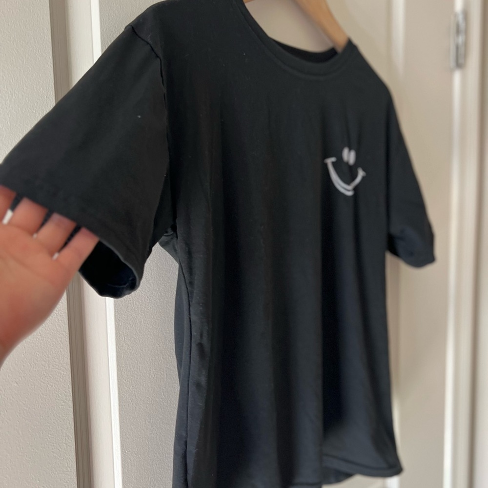 Black smiley face T-shirt - Picture 6 of 7